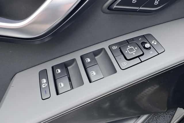 Kia Niro (2024) thumbnail 17