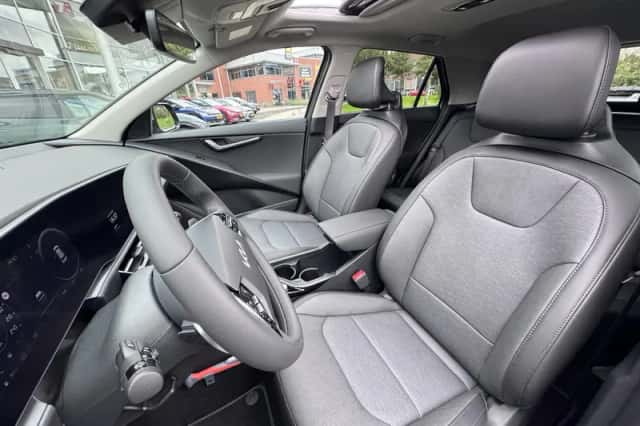 Kia Niro (2024) thumbnail 8