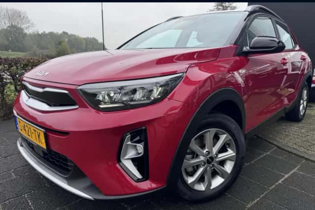 Kia Stonic (2023) thumbnail 1