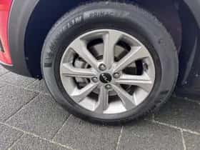 Kia Stonic (2023) thumbnail 2