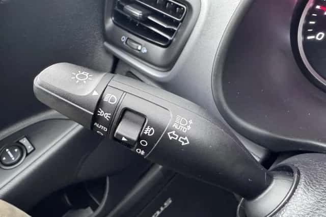 Kia Stonic (2023) thumbnail 13