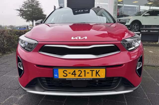 Kia Stonic (2023) thumbnail 5