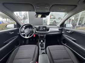 Kia Stonic (2023) thumbnail 7