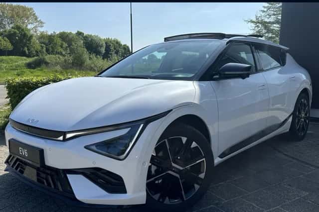 Kia EV6 (2025) thumbnail 1