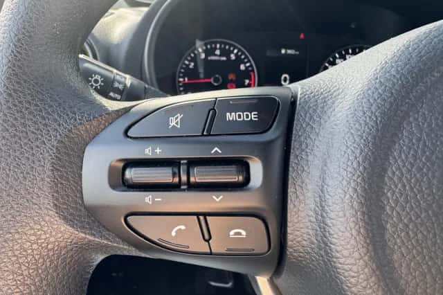 Kia Picanto (2024) thumbnail 17