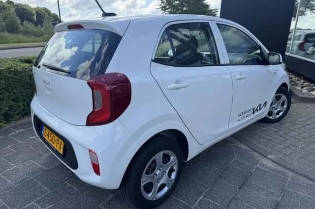 Kia Picanto (2024) thumbnail 4