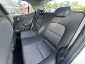 Kia Picanto (2024) thumbnail 6