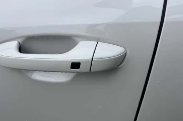 Kia Niro (2024) thumbnail 2