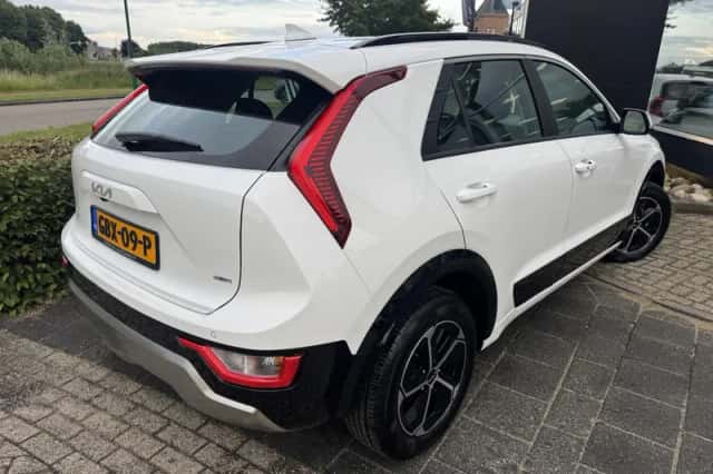 Kia Niro (2024) thumbnail 3