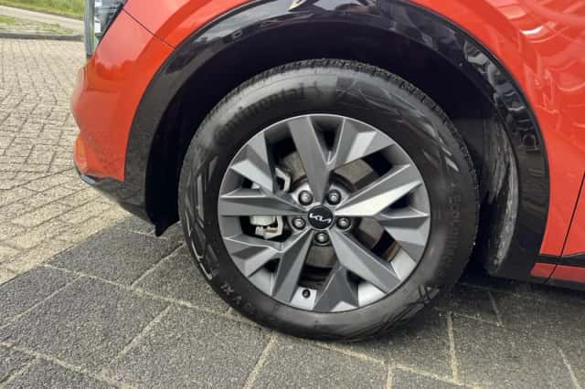 Kia Sportage (2022) thumbnail 3