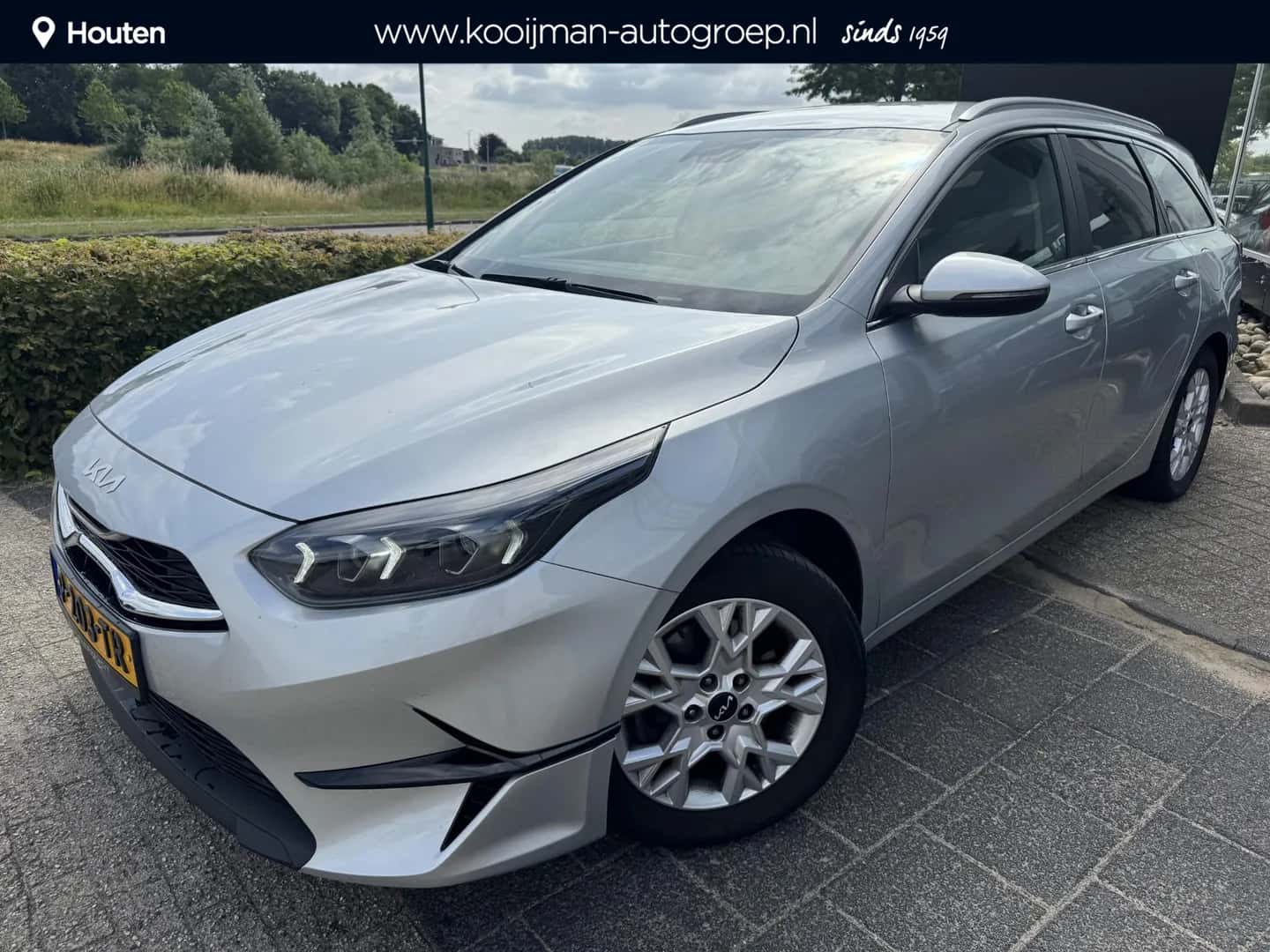 Kia Ceed Sportswagon (2022) — foto 1