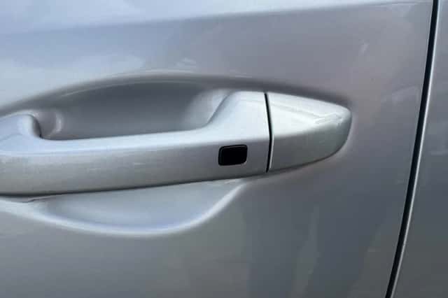 Kia Ceed Sportswagon (2022) thumbnail 2