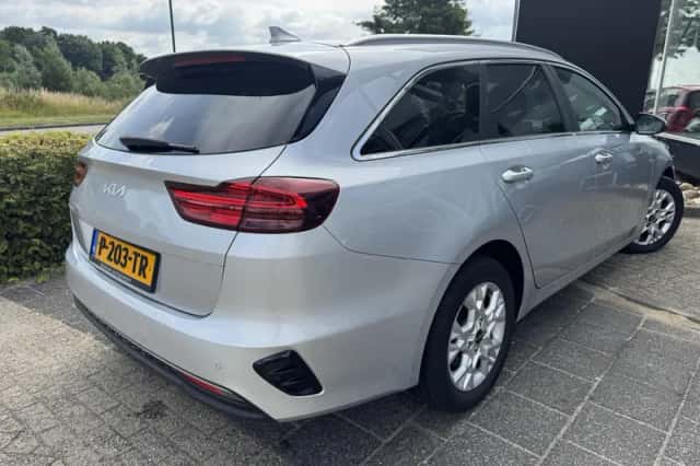 Kia Ceed Sportswagon (2022) thumbnail 3