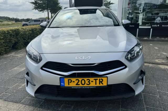 Kia Ceed Sportswagon (2022) thumbnail 4