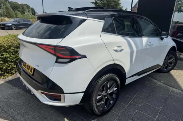 Kia Sportage (2022) thumbnail 3