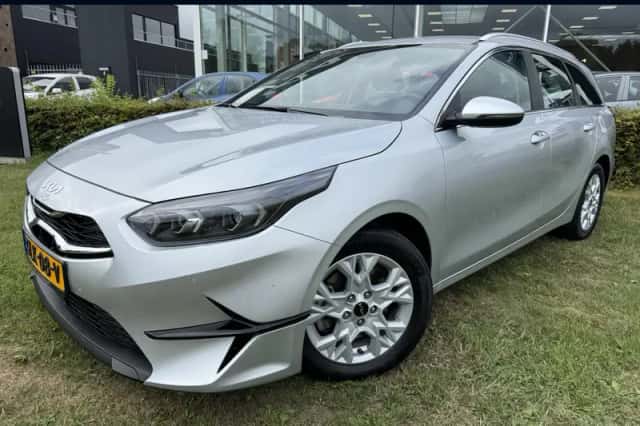 Kia Ceed Sportswagon (2024) thumbnail 1