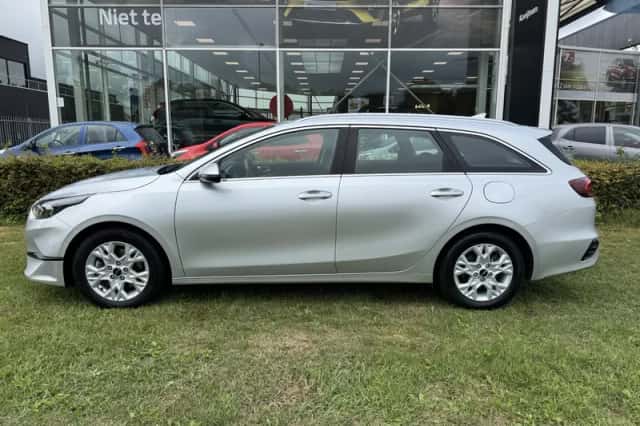 Kia Ceed Sportswagon (2024) thumbnail 2