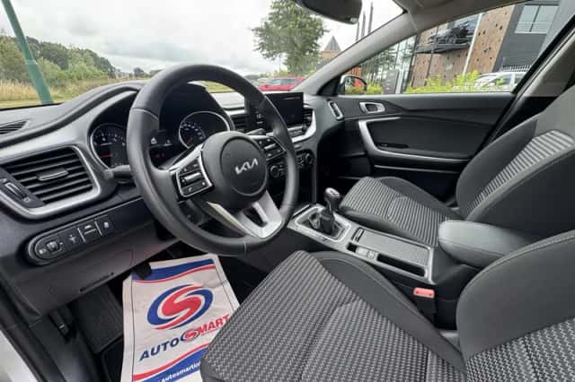 Kia Ceed Sportswagon (2024) thumbnail 5