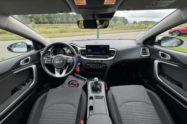 Kia Ceed Sportswagon (2024) thumbnail 9