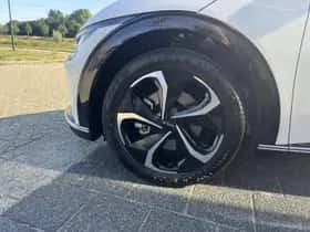 Kia EV6 (2024) thumbnail 2