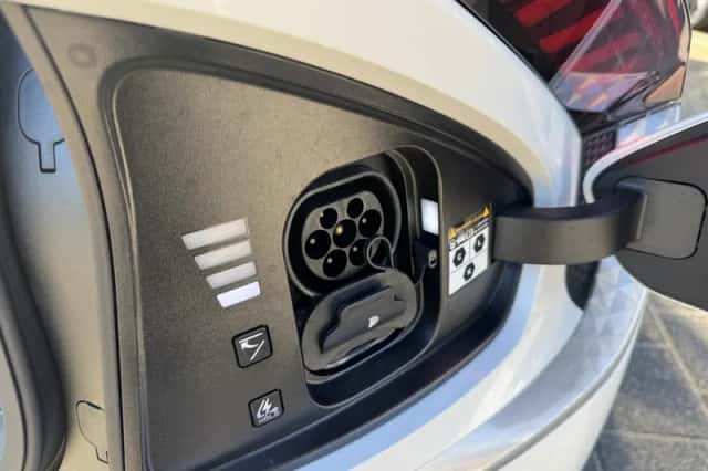 Kia EV6 (2024) thumbnail 12