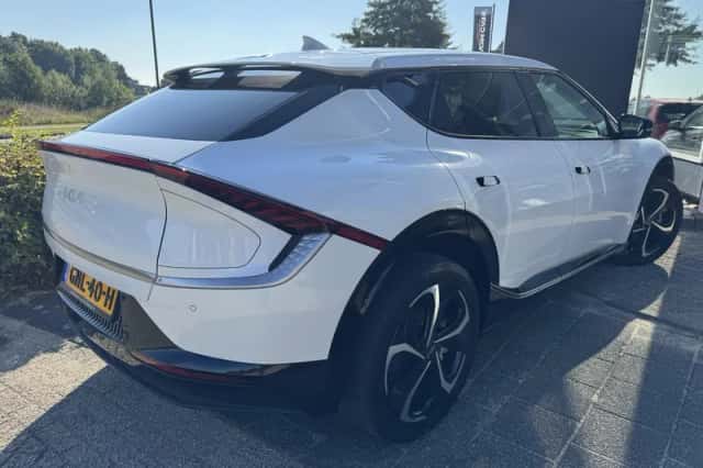 Kia EV6 (2024) thumbnail 3