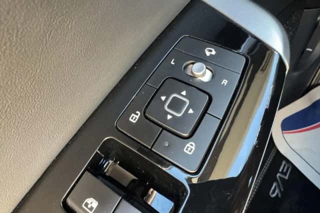 Kia EV6 (2024) thumbnail 23