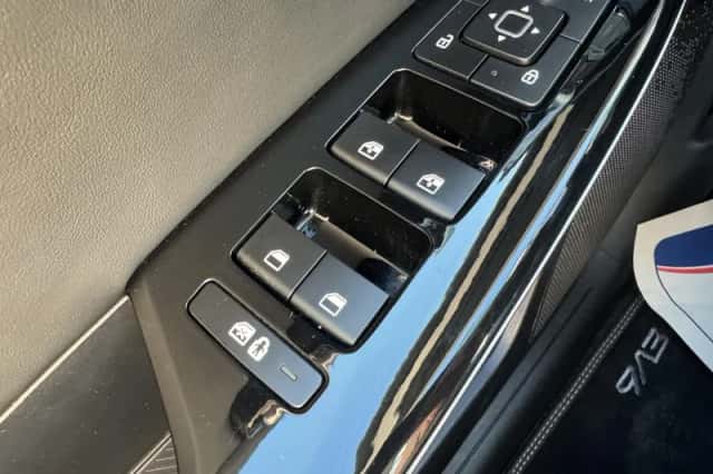 Kia EV6 (2024) thumbnail 24