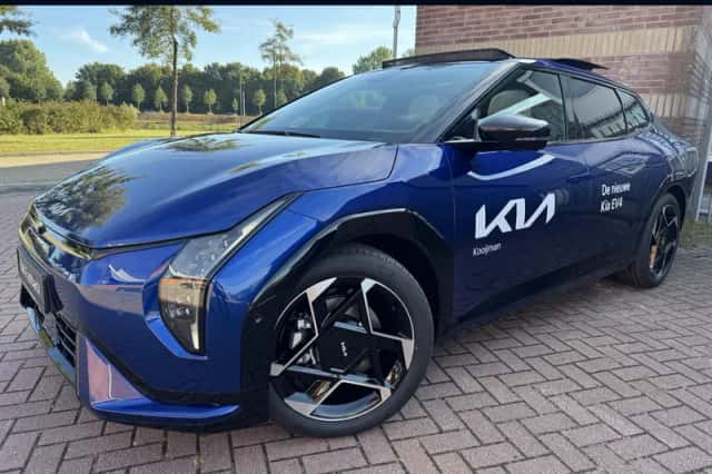 Kia EV4 (2025) thumbnail 1