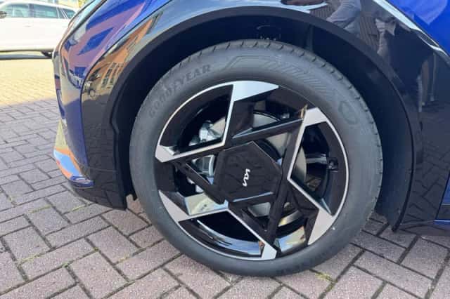Kia EV4 (2025) thumbnail 3