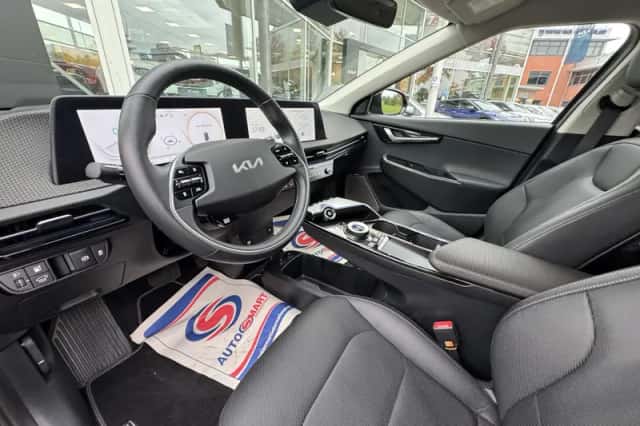 Kia EV6 (2024) thumbnail 13