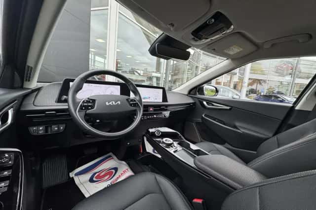 Kia EV6 (2024) thumbnail 18