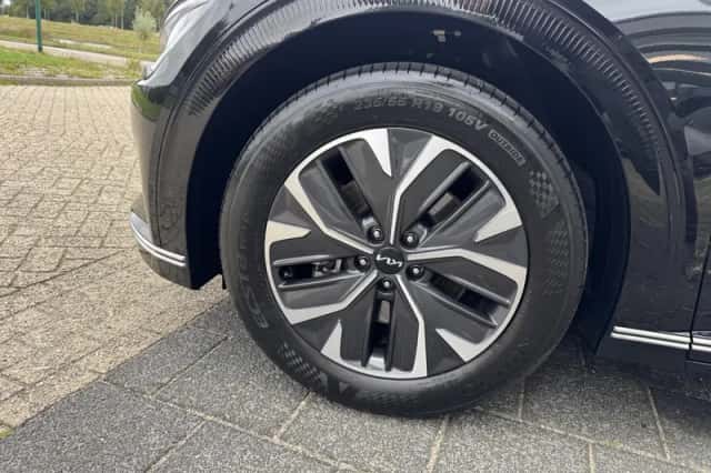 Kia EV6 (2024) thumbnail 3