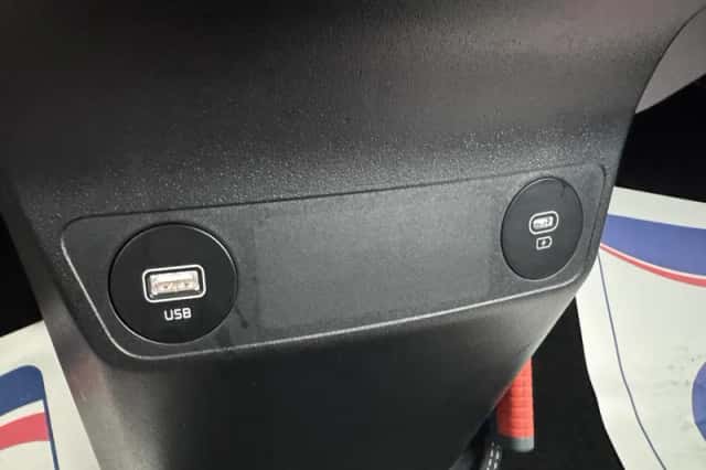 Kia EV6 (2024) thumbnail 39