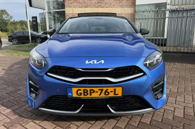 Kia Proceed (2024) thumbnail 3