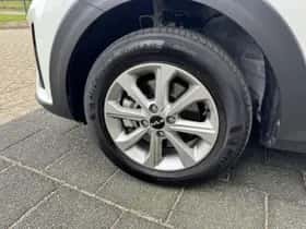 Kia Stonic (2024) thumbnail 2