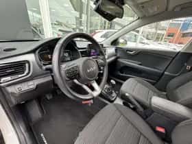Kia Stonic (2024) thumbnail 9