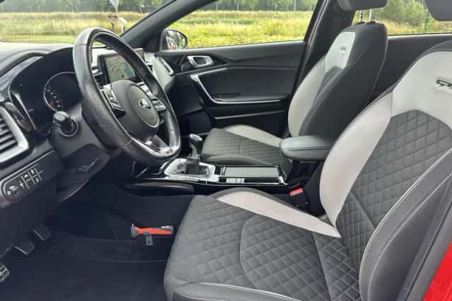 Kia Proceed (2021) thumbnail 2