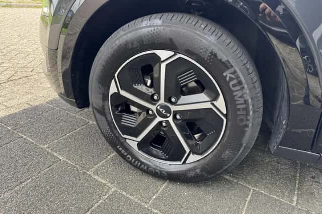 Kia Niro (2024) thumbnail 5