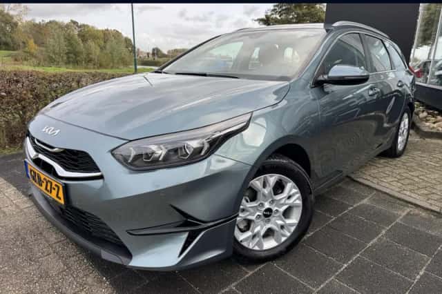 Kia Ceed Sportswagon (2024) thumbnail 1