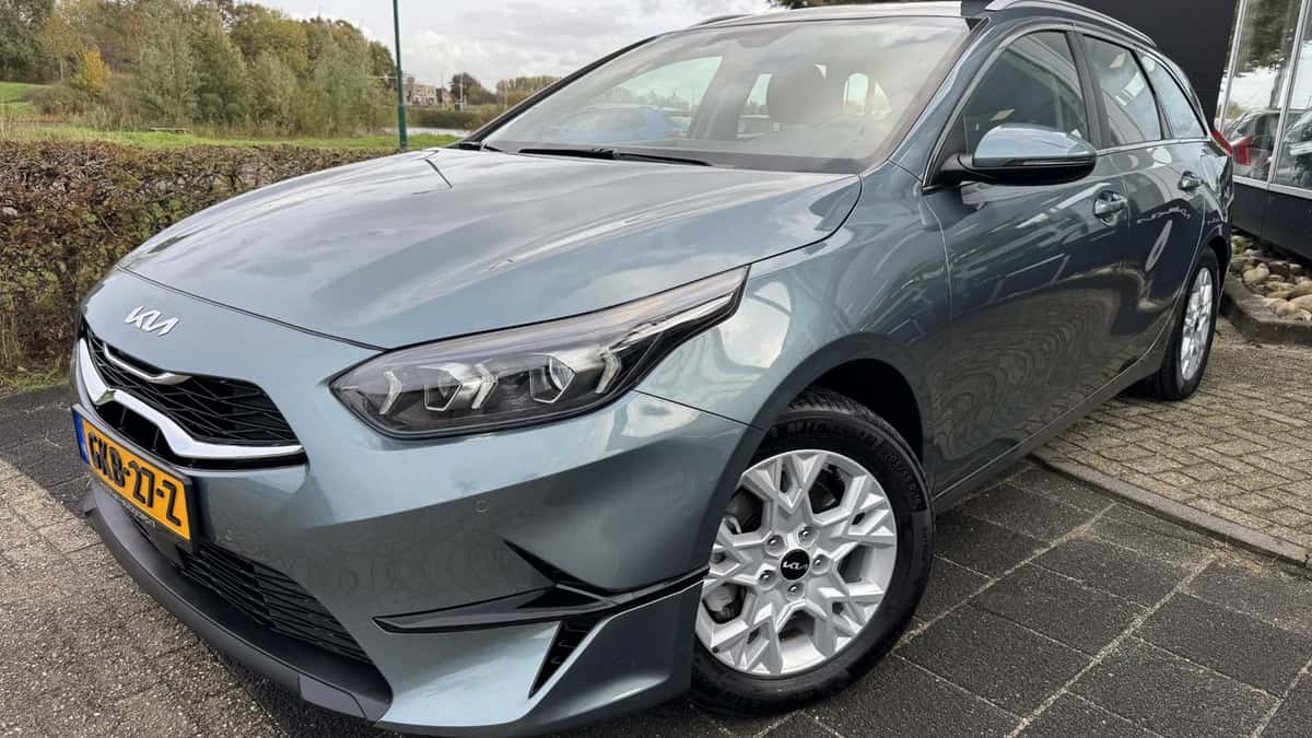 Kia Ceed Sportswagon (2024) — foto 1