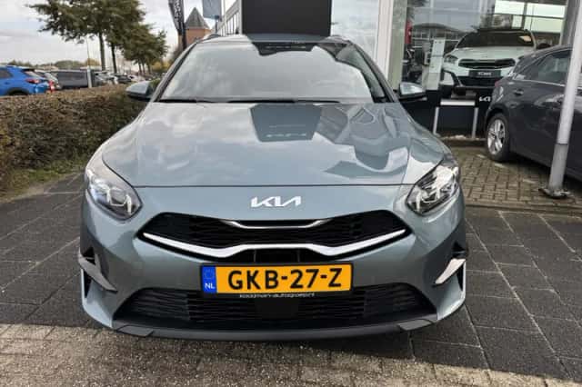 Kia Ceed Sportswagon (2024) thumbnail 2