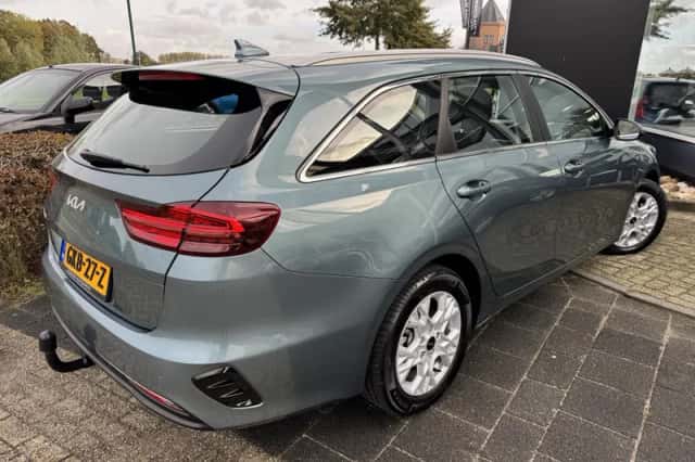 Kia Ceed Sportswagon (2024) thumbnail 4