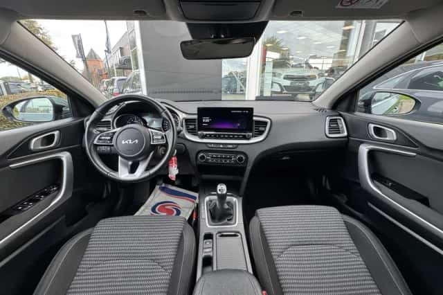 Kia Ceed Sportswagon (2024) thumbnail 8