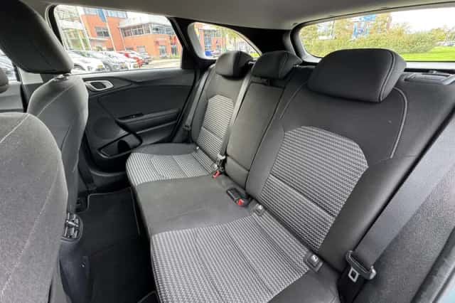 Kia Ceed Sportswagon (2024) thumbnail 9