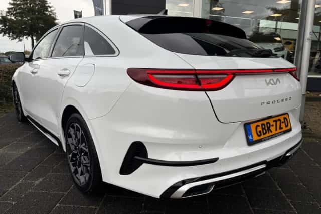 Kia Proceed (2024) thumbnail 15