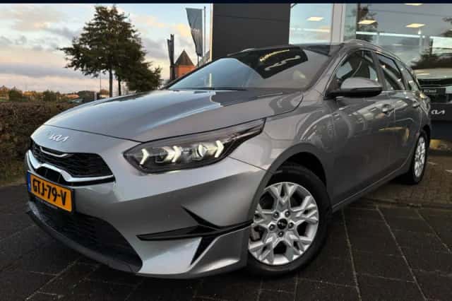 Kia Ceed Sportswagon (2024) thumbnail 1
