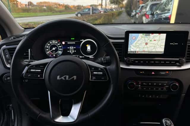 Kia Ceed Sportswagon (2024) thumbnail 3