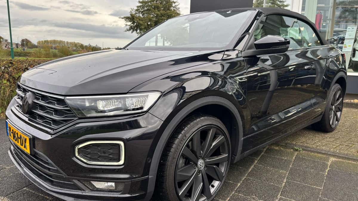 Volkswagen T-Roc (2020) — foto 1