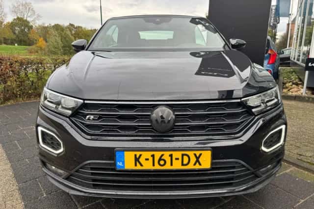Volkswagen T-Roc (2020) thumbnail 3
